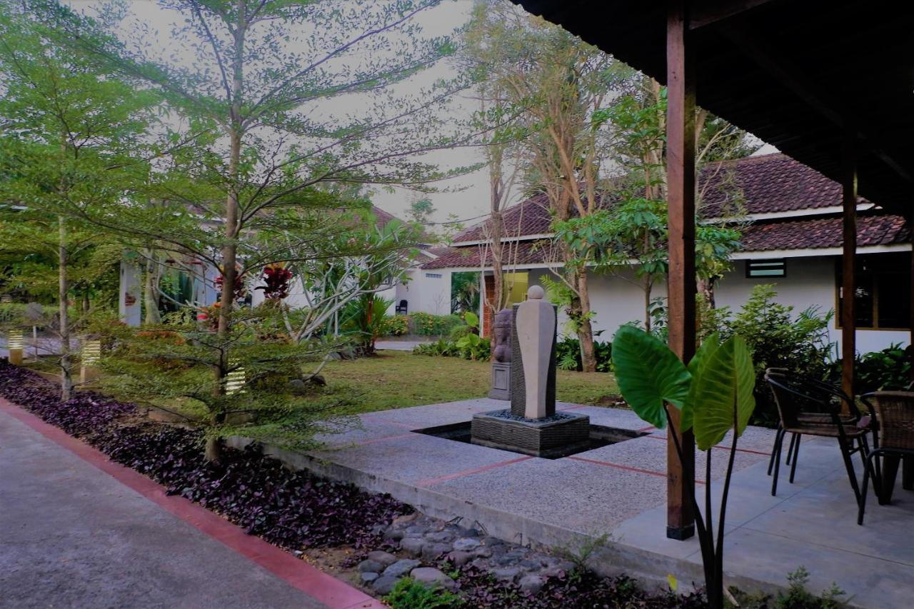 Hotel Minak Jinggo Banyuwangi  Zewnętrze zdjęcie